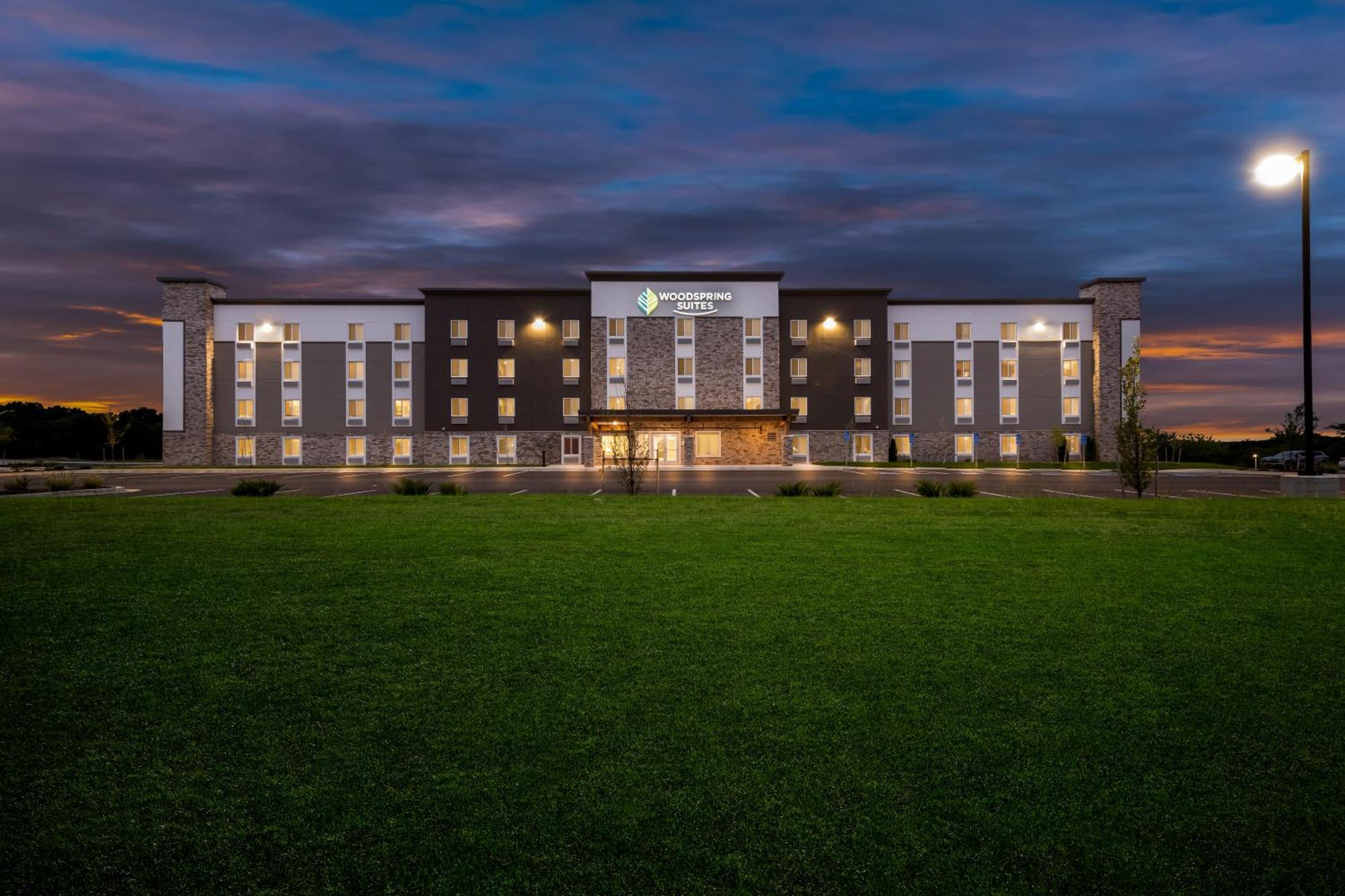 Woodspring Suites Kansas City Airport Esterno foto