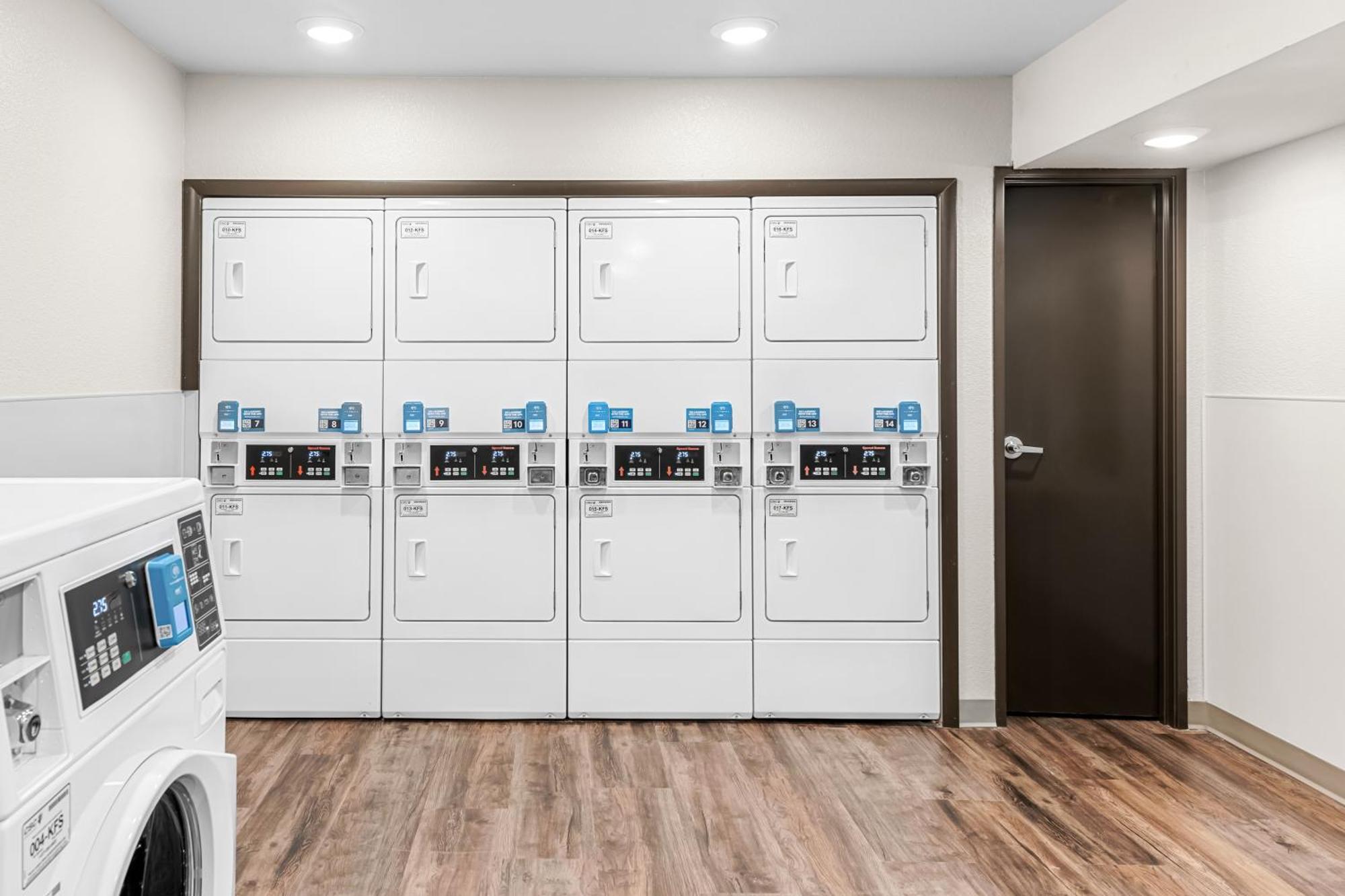 Woodspring Suites Kansas City Airport Esterno foto