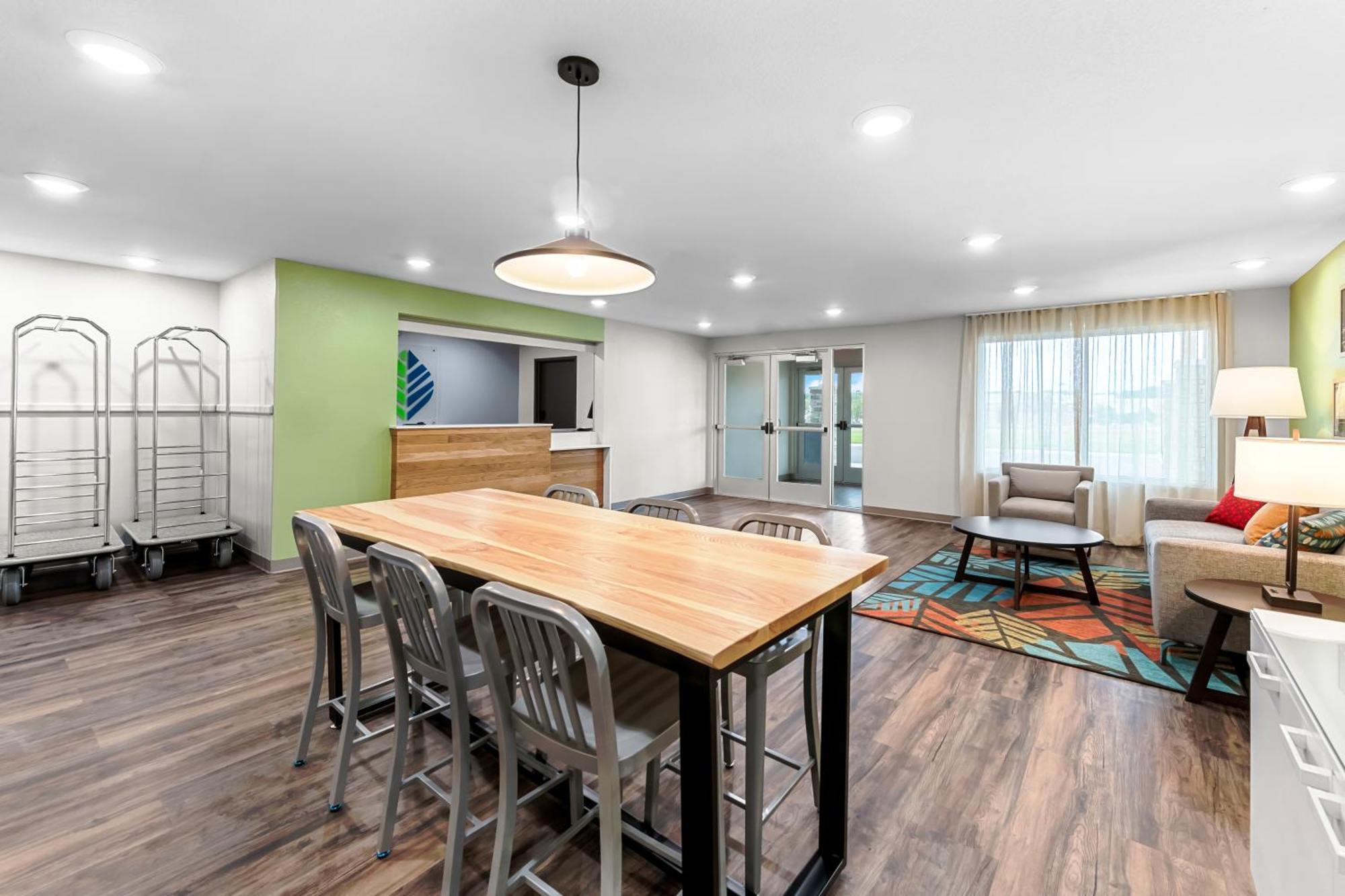 Woodspring Suites Kansas City Airport Esterno foto
